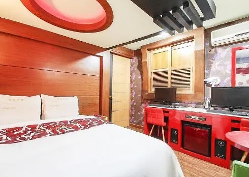 Couple Motel Seul 2*,
